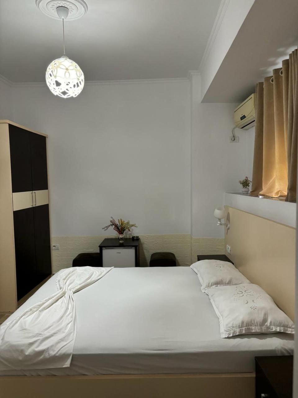 Guest House Adi Hoxha Berat Eksteriør billede