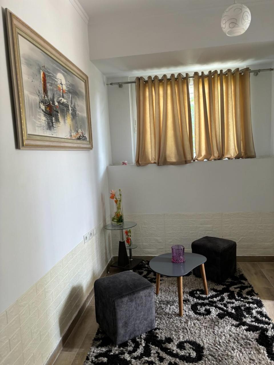 Guest House Adi Hoxha Berat Eksteriør billede