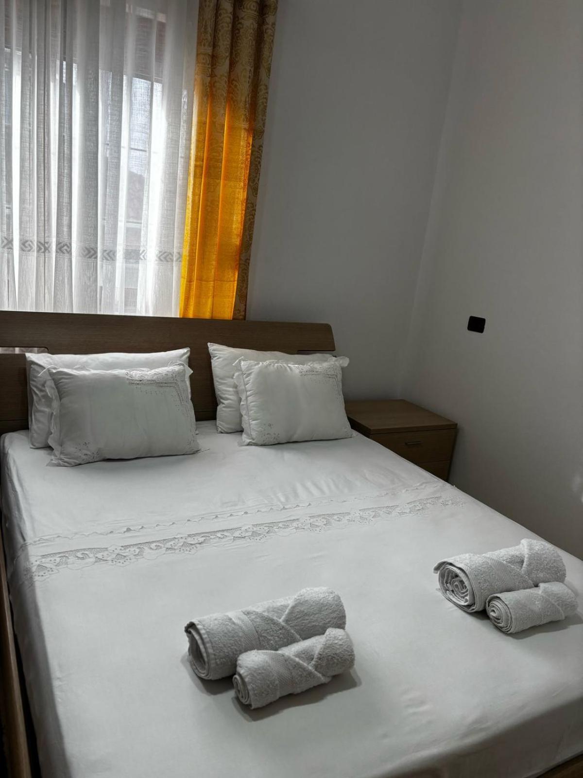 Guest House Adi Hoxha Berat Eksteriør billede
